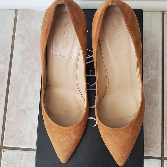 J Crew, Sz 8 Tan suede pumps - Picture 4 of 4